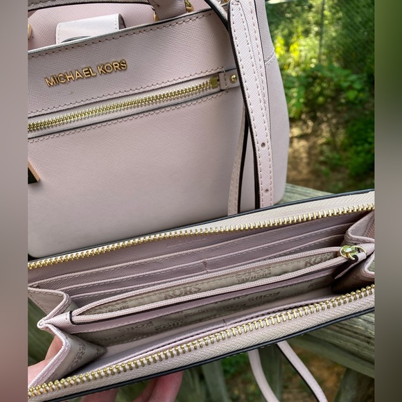 MICHAEL KORS Hailee Blossom Satchel with Large Jet Set Wallet INCLUDED. - Picture 6 of 8